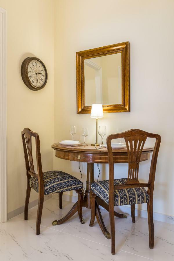 Chic Flat In Kolonaki Next To American Embassy Atenas Exterior foto